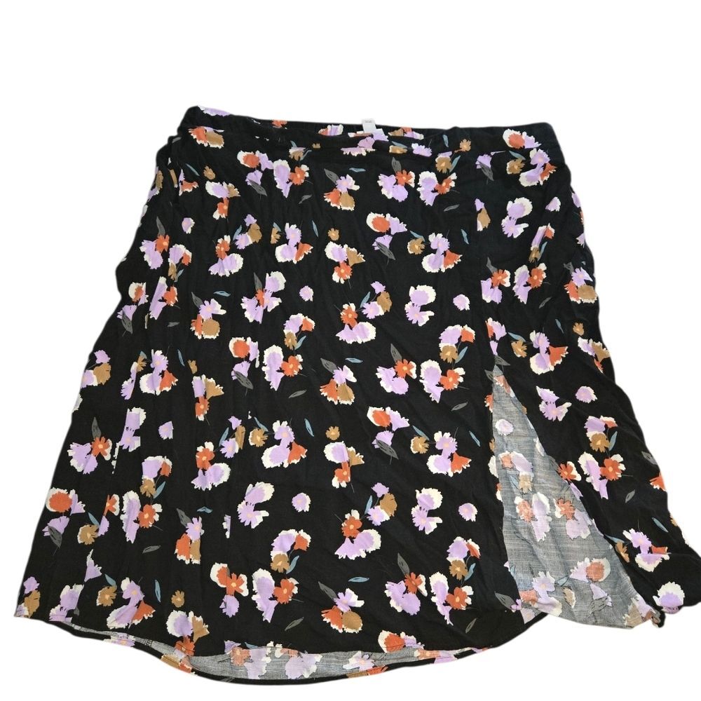Ava And VIV 3X Floral Black elastic Back Skirt WITH SPLIT